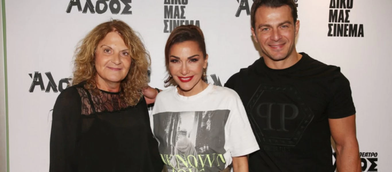 Nτάνος: Εμφάνιση με την μητέρα του σε βραδινή έξοδο (φωτο)